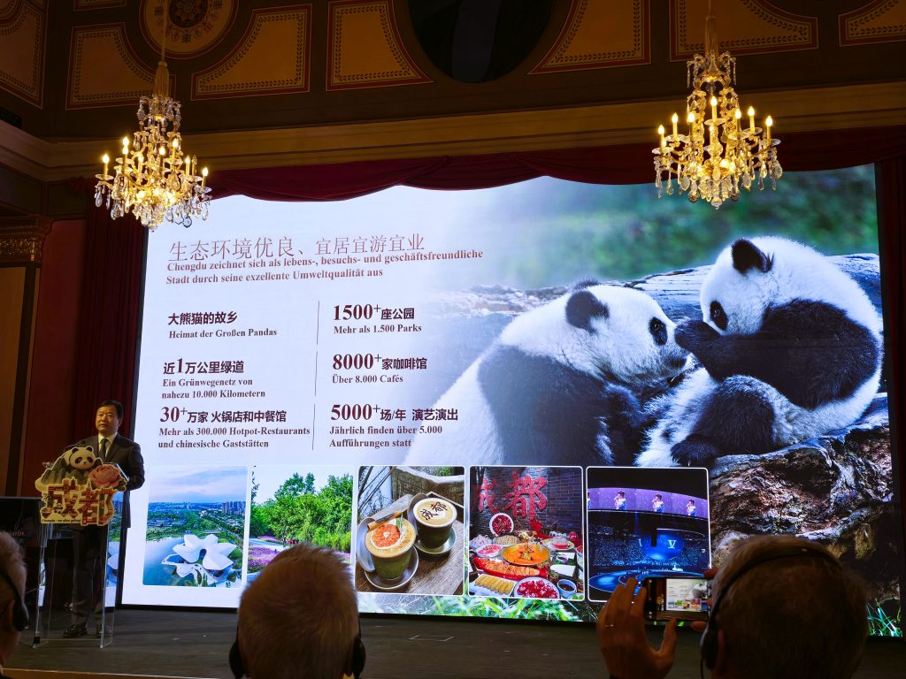 Präsentation der Stadt Chengdu– Heimat der Panda Bären und eine der asiatischen Partnerstädte Wiens (VIDEO)